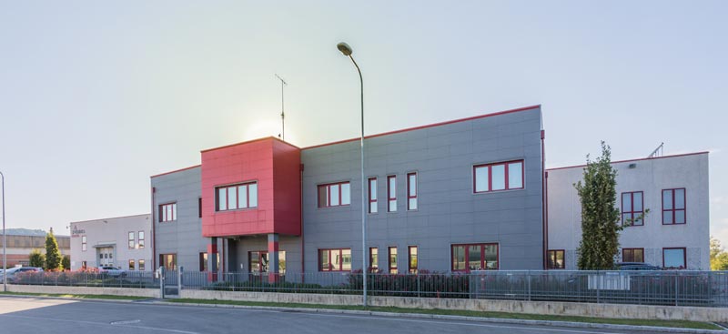 Dromos, Azienda